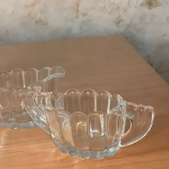 Heisey Cream and sugar set - Picture 2 of 4